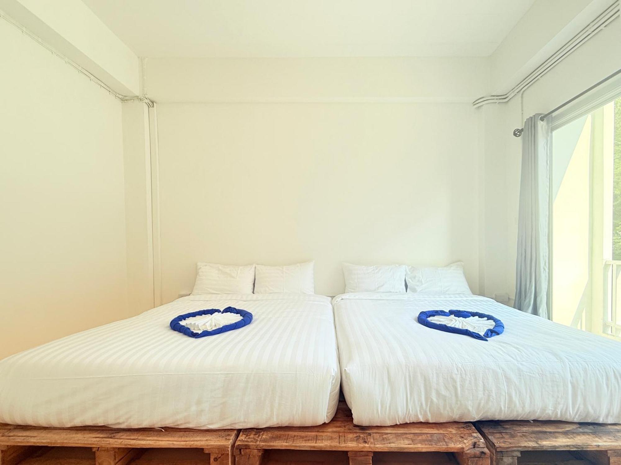 Phak Phing Hotel 2*